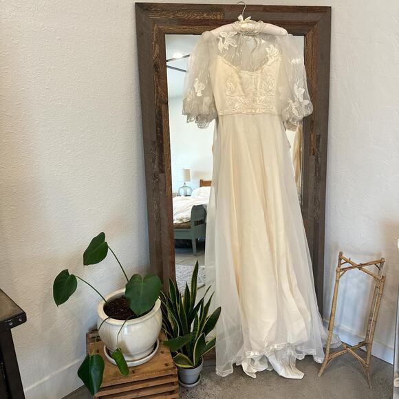 Women's Small Gown Cream Chiffon 1970s Edwardian 1900s A-Line Bridal Gown - Picture 2 of 6